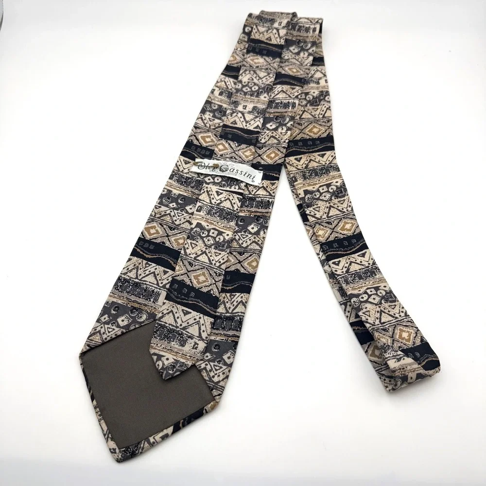 Oleg Cassini Mens Silk Tie Geometric Tribal Pattern Black Tan Made in USA 3.75in